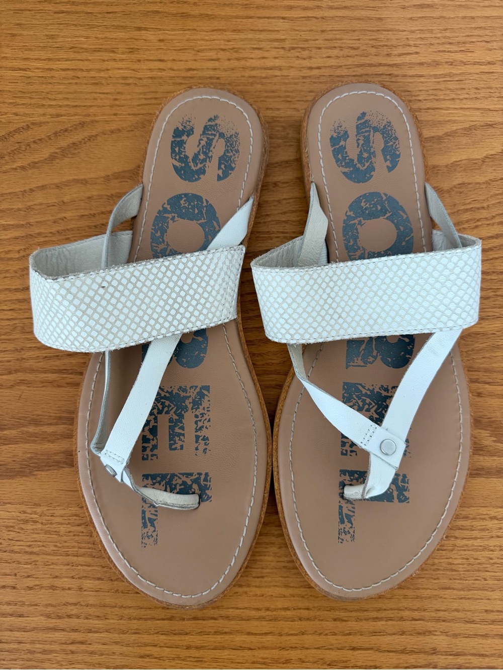 Sorel White Textured Strap Sandals